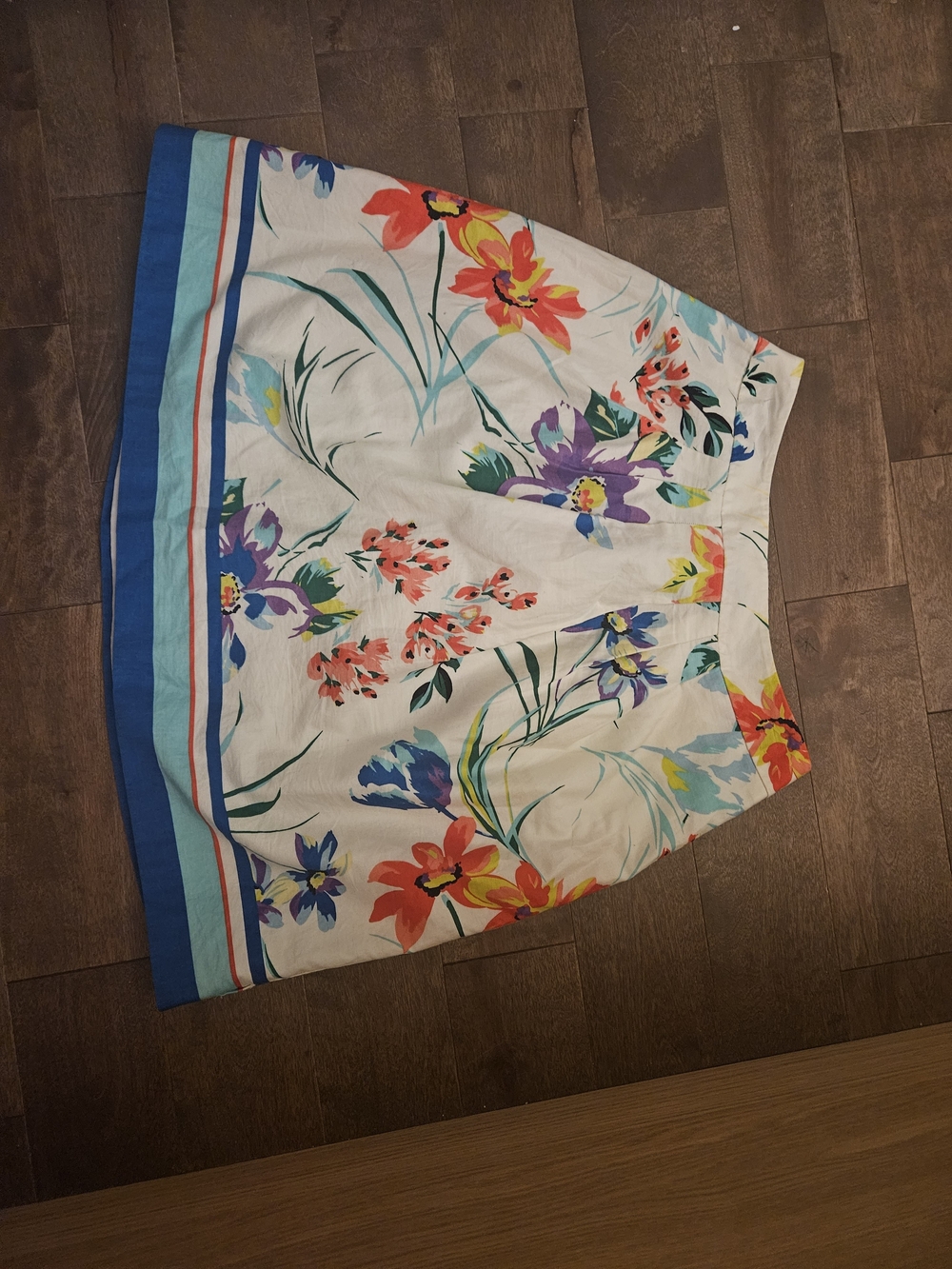 Ann Taylor White Floral A-Line Skirt with Multicolor Blooms